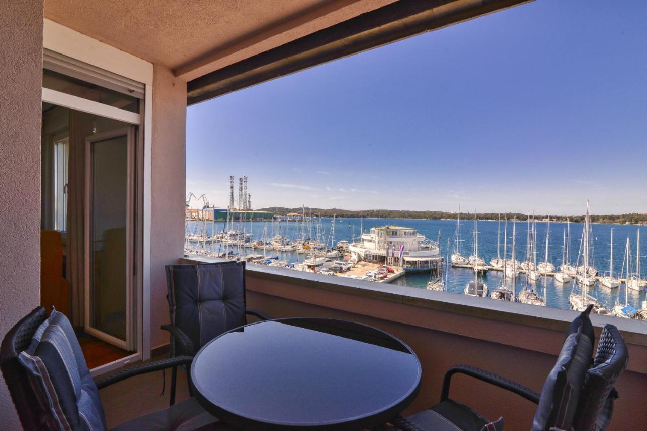 Studio Apartment Harbour Pula Eksteriør billede
