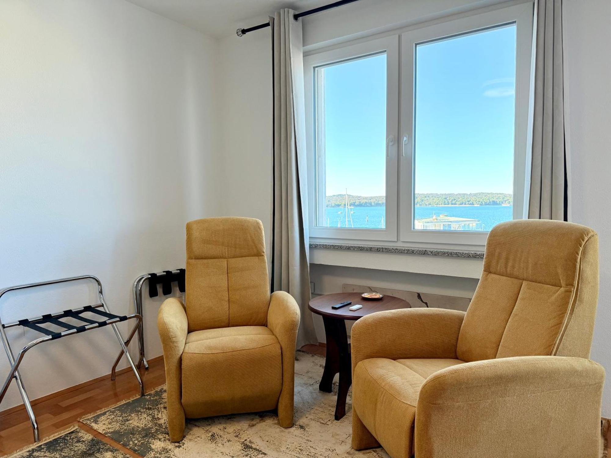 Studio Apartment Harbour Pula Eksteriør billede